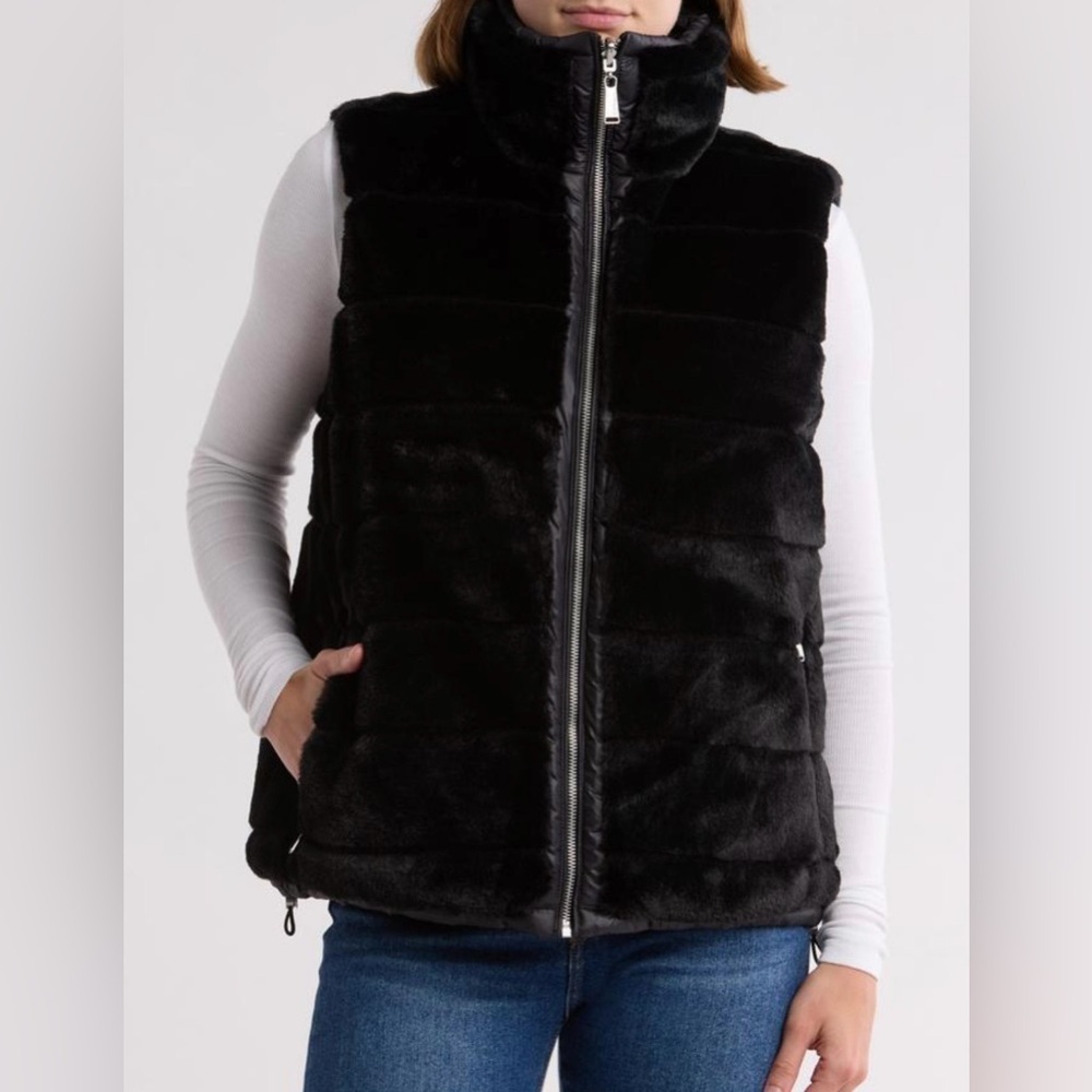 NWT BCBGeneration Black Faux Fur Nylon REVERSIBLE Puffer Vest Size Large